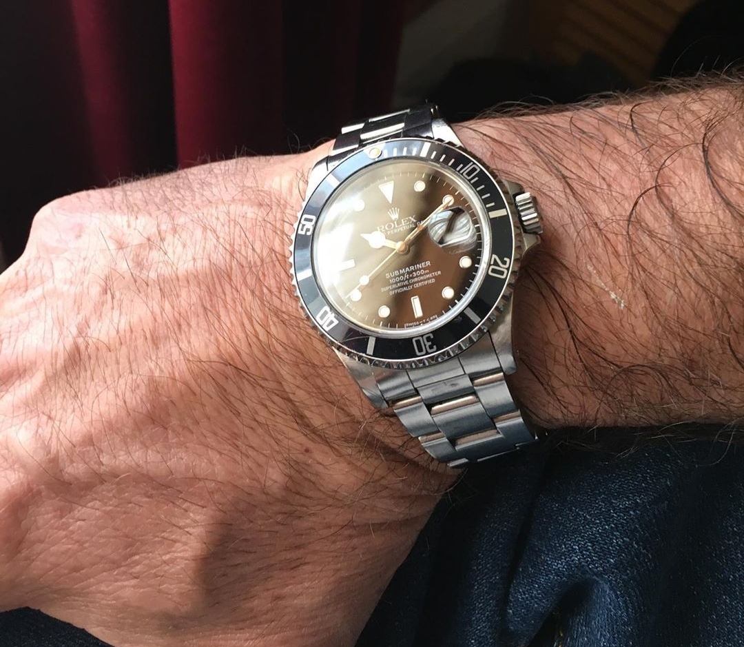 rolex submariner wrist