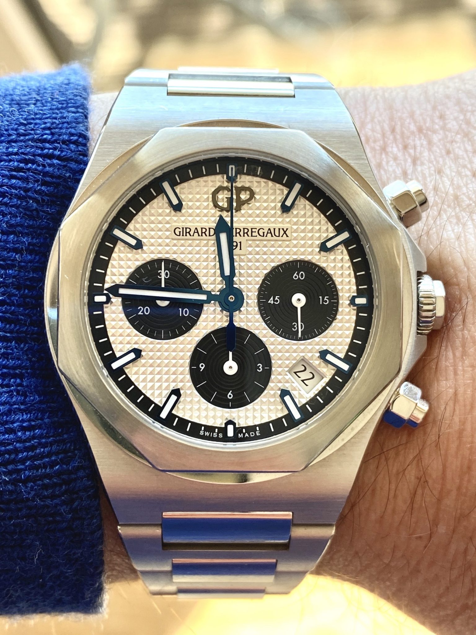 Girard perregaux laureato discount review