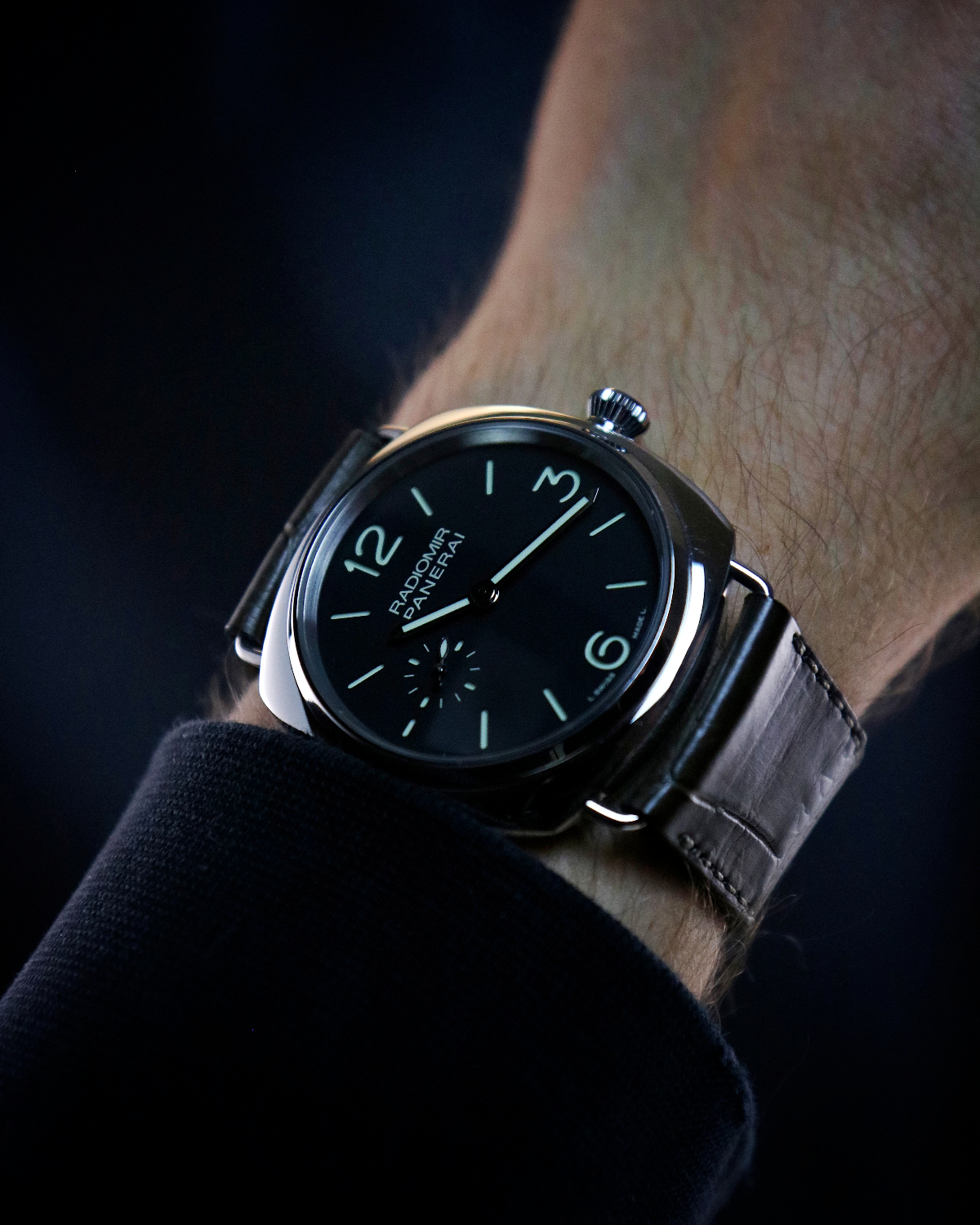 Owner Review: Panerai Radiomir PAM 337 – Is it a Diver? Dress? Sports?