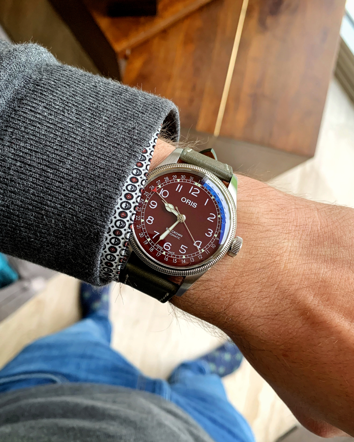 Oris red shop pointer date