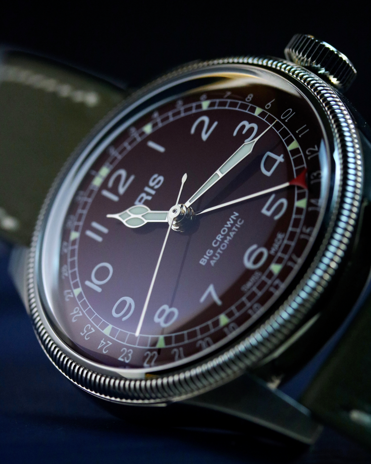 Owner Review: Oris Big Crown Pointer Date – The Versatile Red Dial