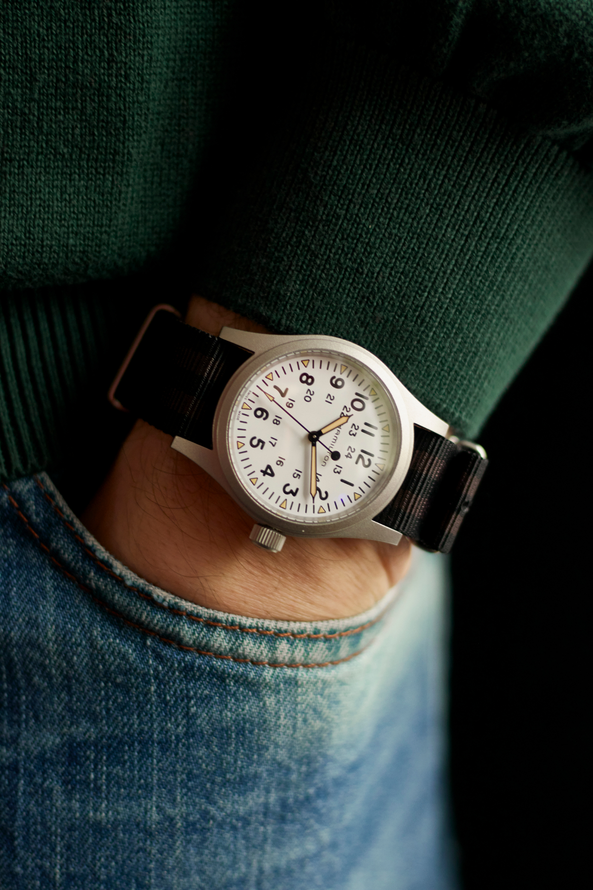 hamilton khaki field mechanical white dial