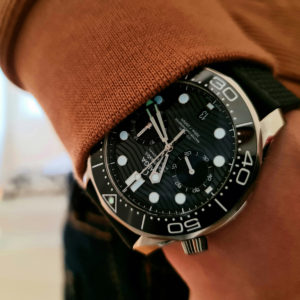 omega seamaster diver 300m wrist