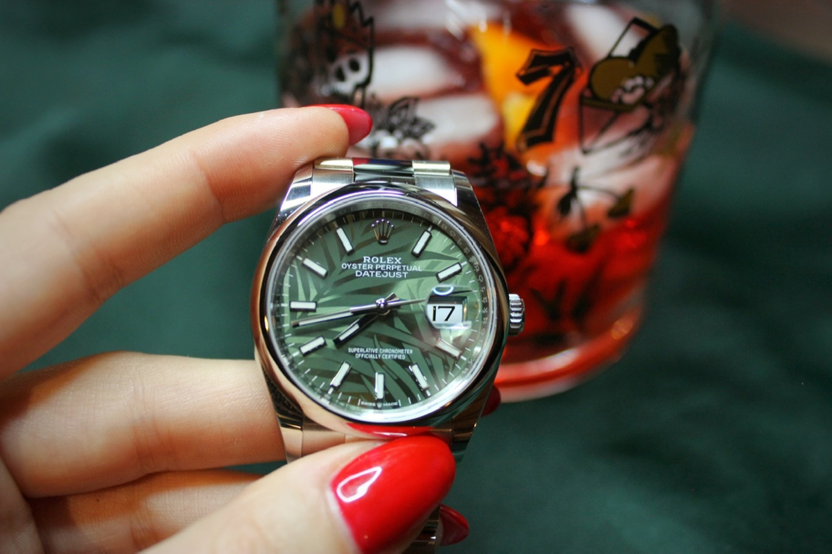 rolex palm motif