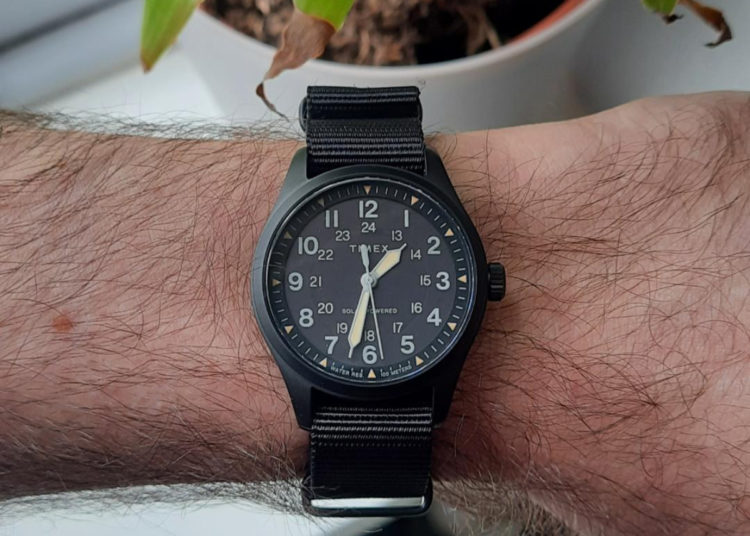 Timex best sale expedition field