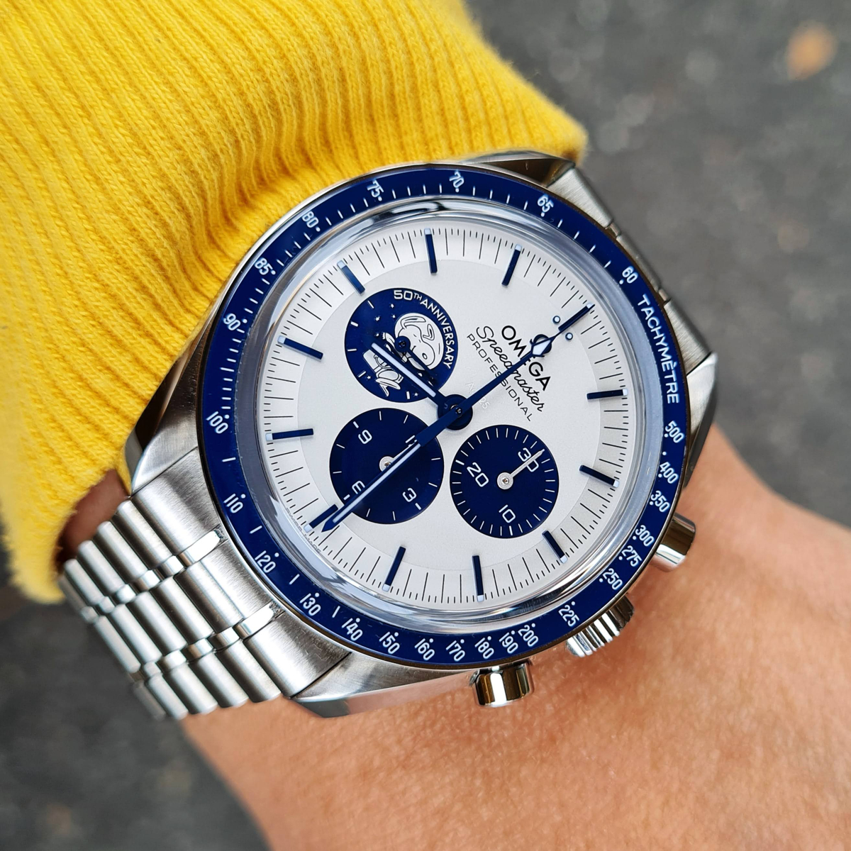 Owner Review Omega Speedmaster Silver Snoopy Award