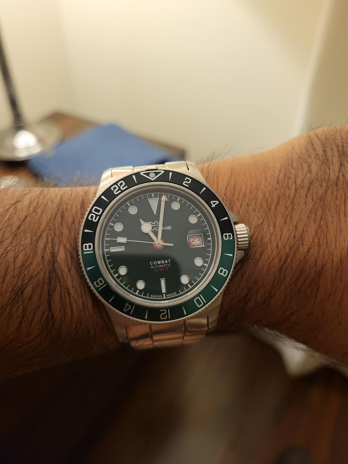 steek Geestig Thespian Owner review: Glycine Combat Sub GMT - FIFTH WRIST