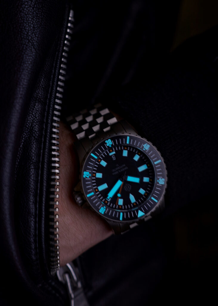 helm vanuatu titanium lume