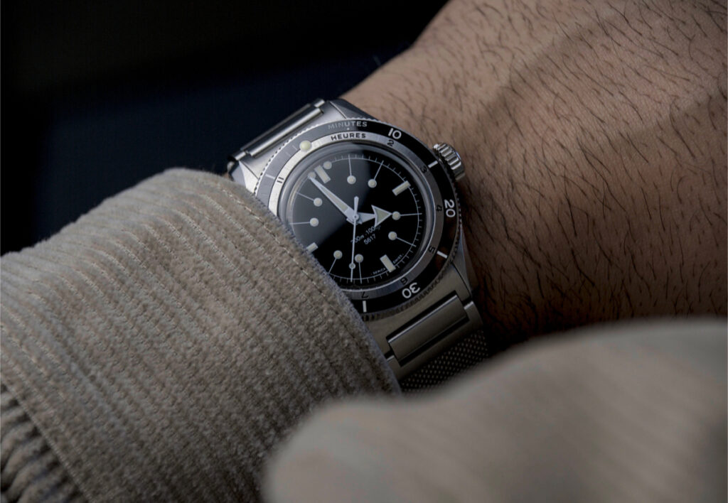 Serica 5303 wristshot